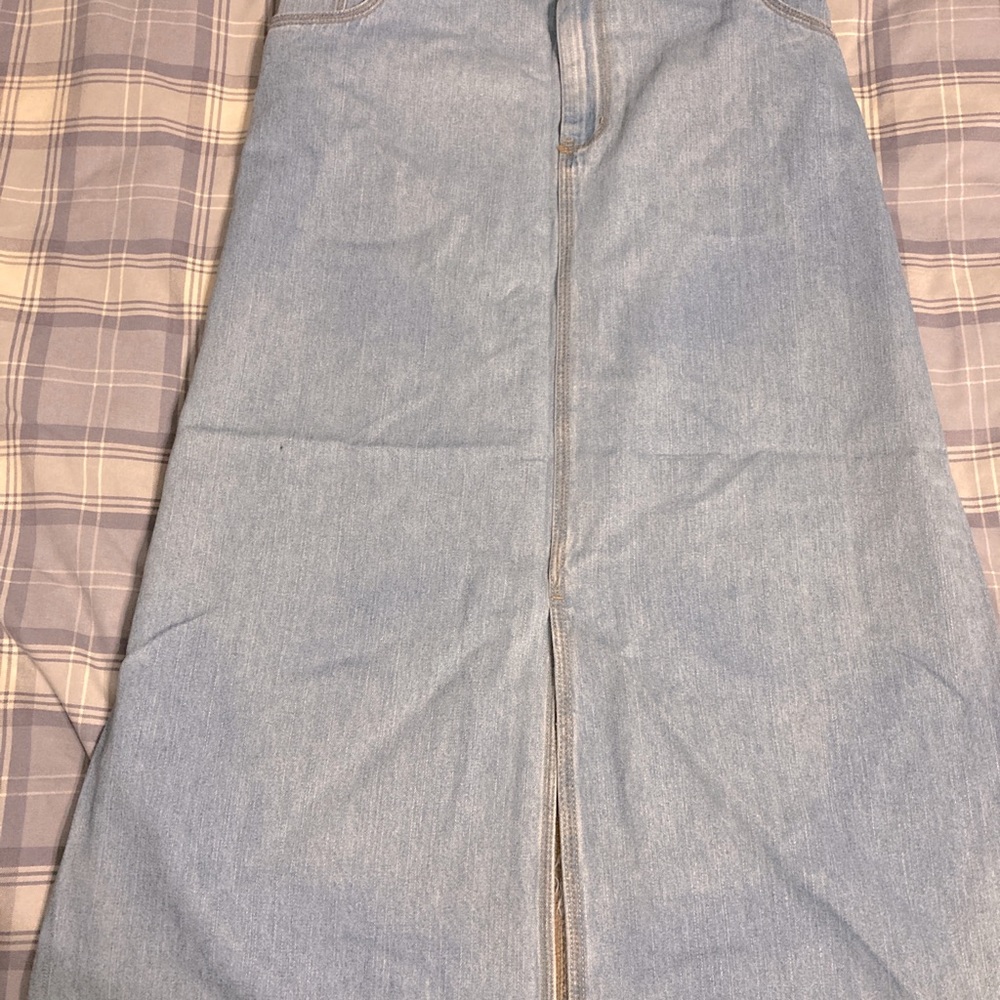 Bill Blass 33” Vintage Modest Denim Skirt Sz 16-24